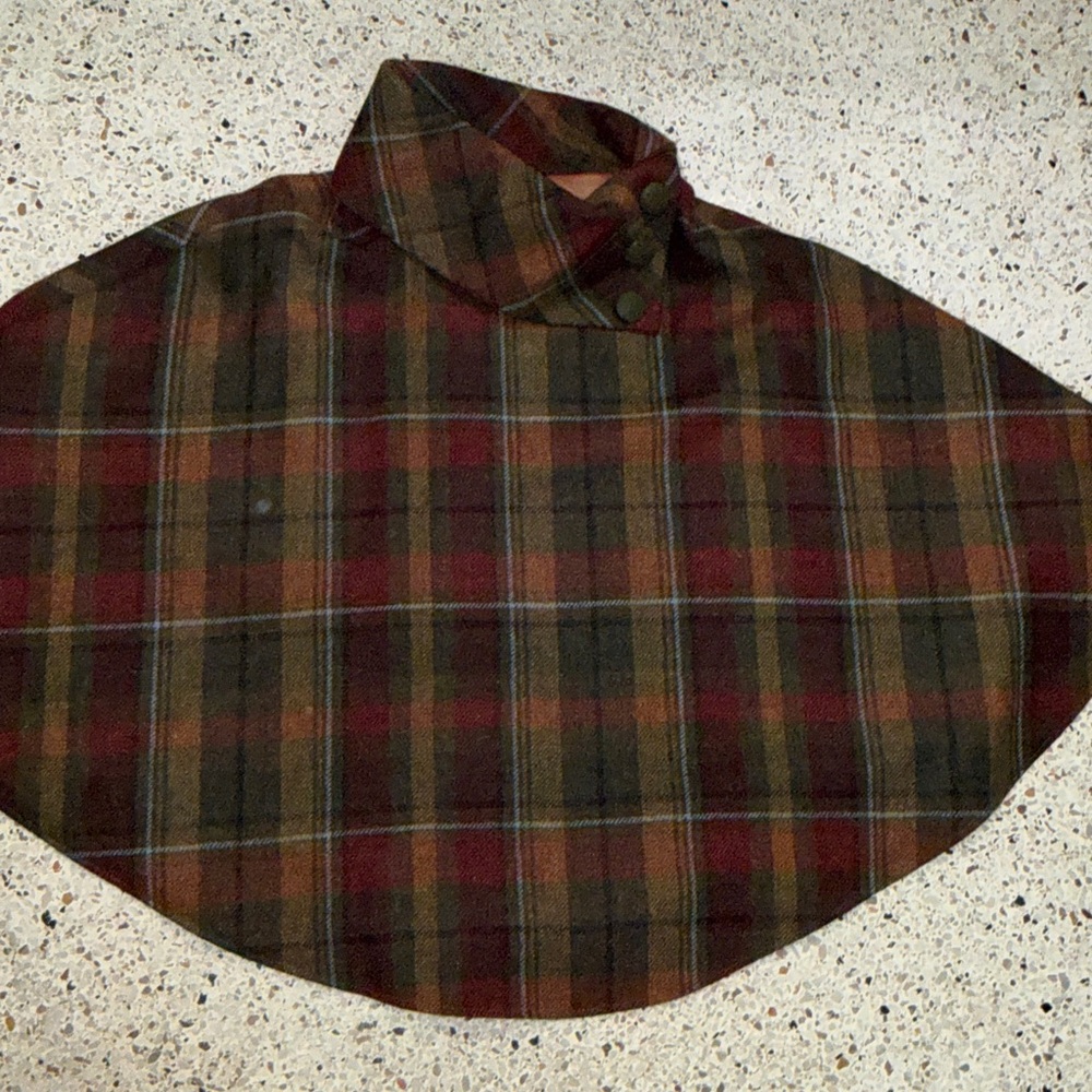 New 100% wool brown green plaid Mucros Weavers Killarney Ireland O/S cape - Picture 6 of 9